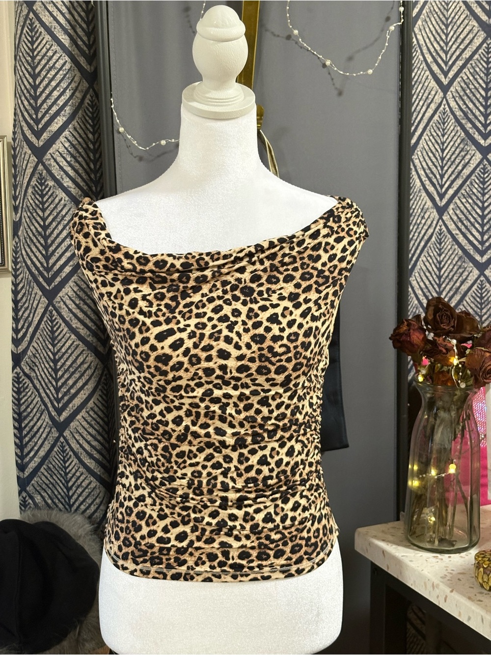 Leopard Print Crop Tank Top
Size Medium - Picture 6 of 17